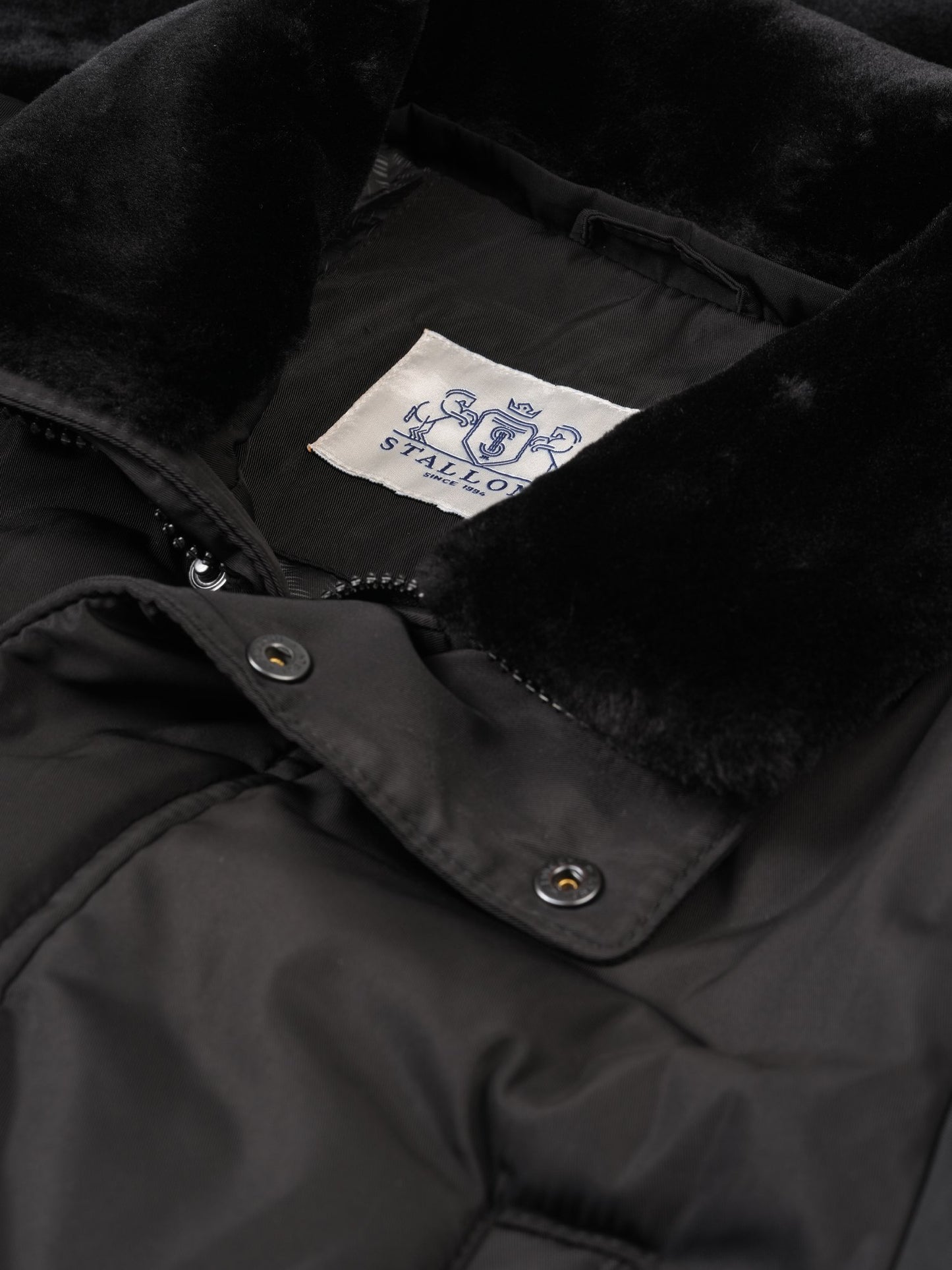 Blouson Noir avec fourrure