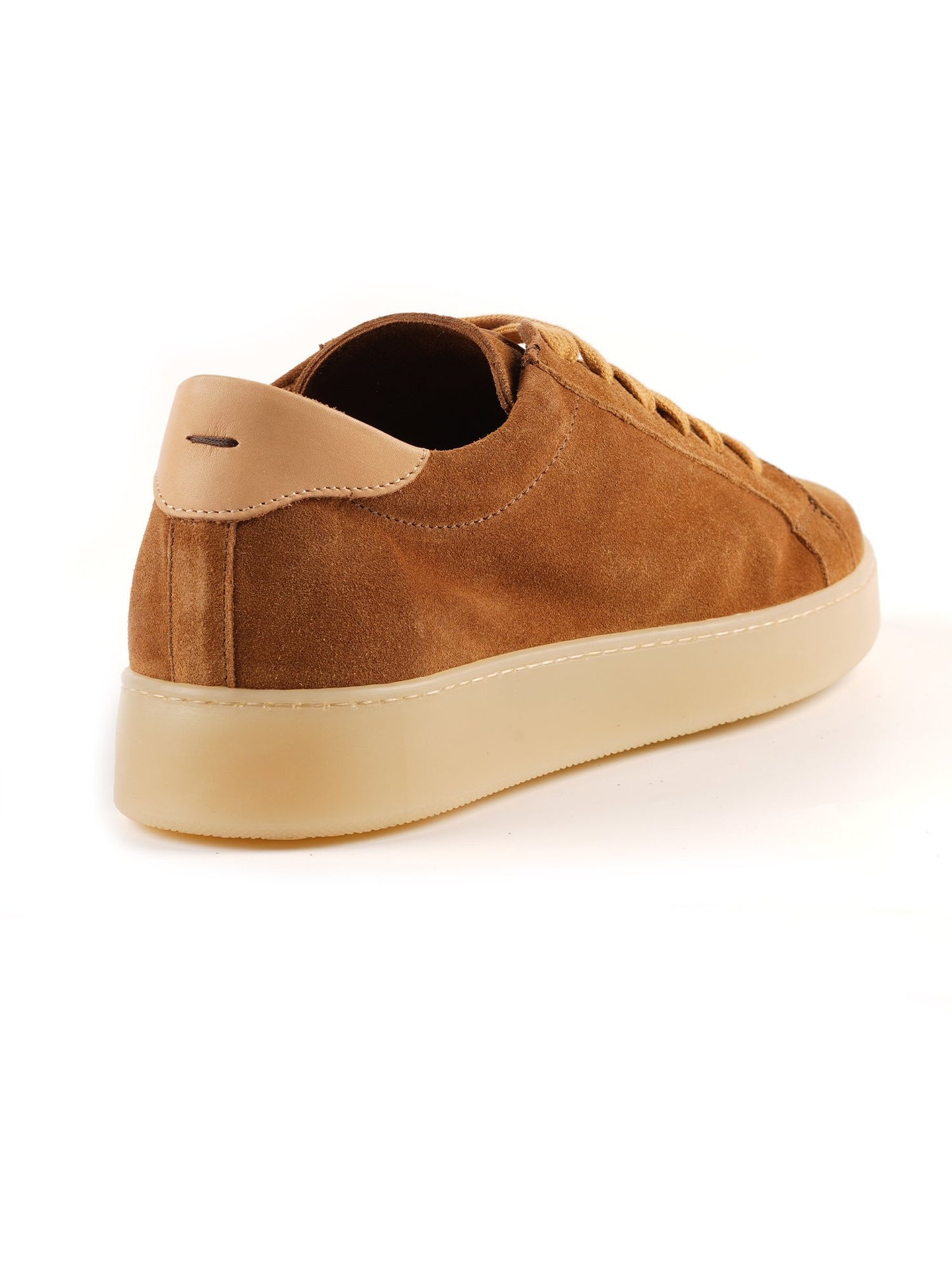 Baskets basses en daim camel