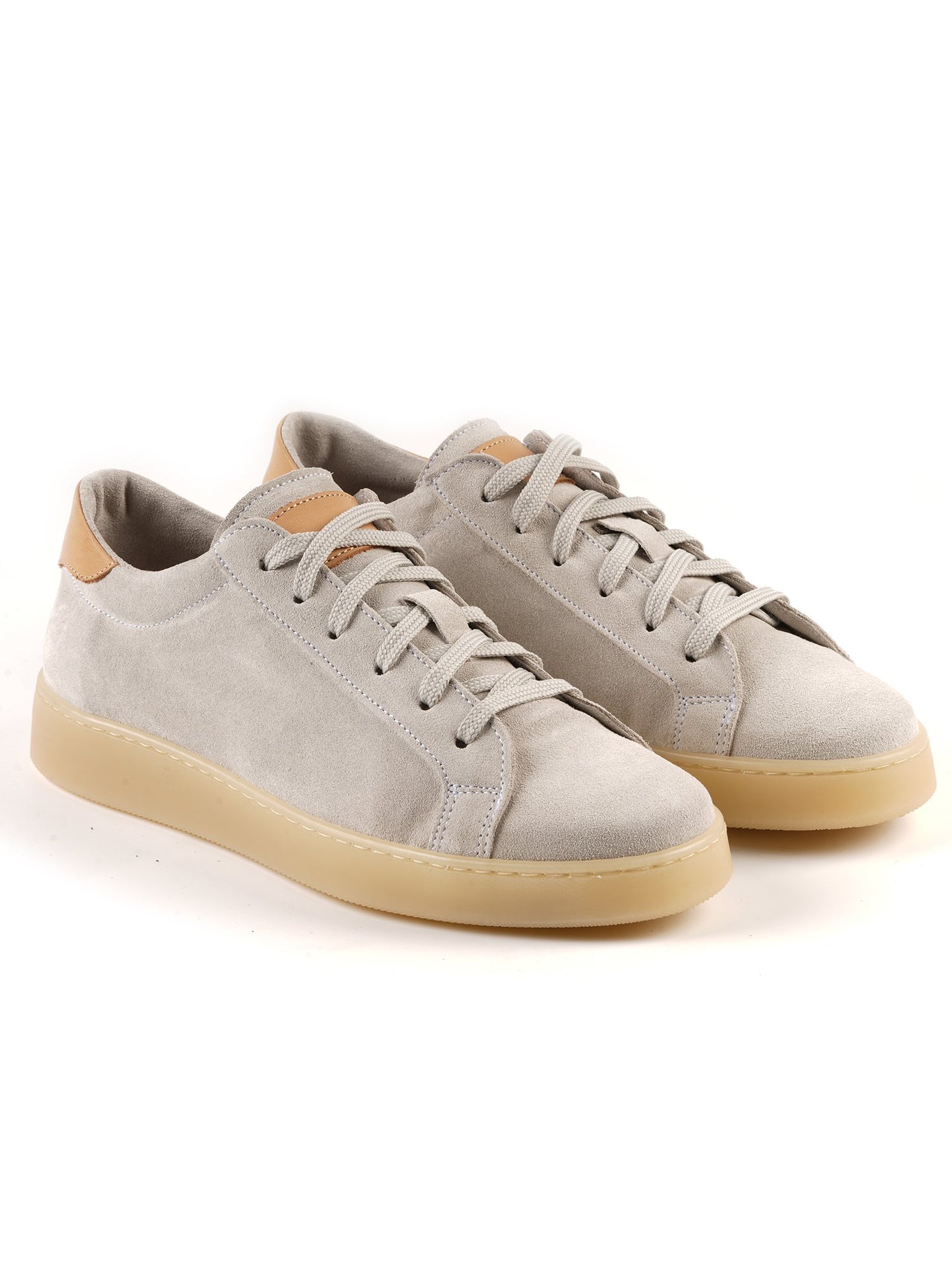 Baskets basses en daim cream